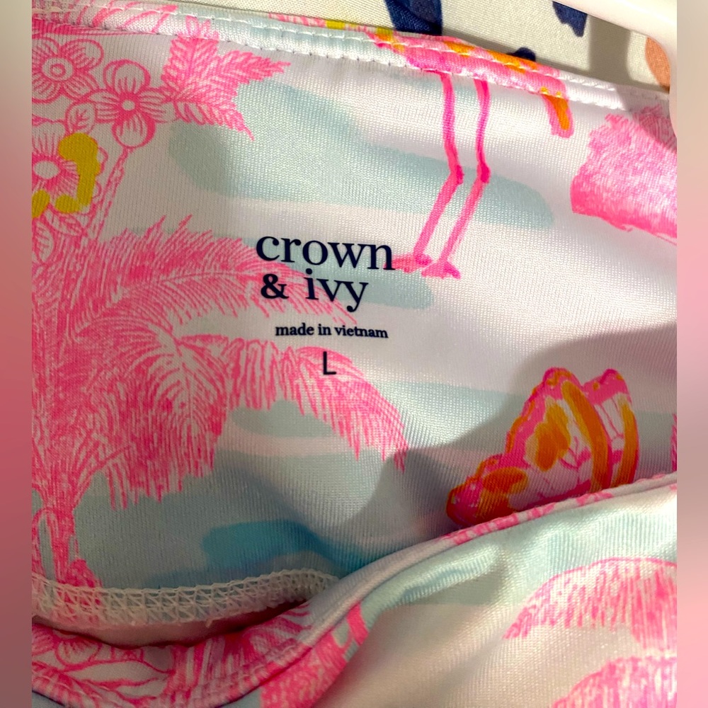 Crown & Ivy Flamingo Leggings